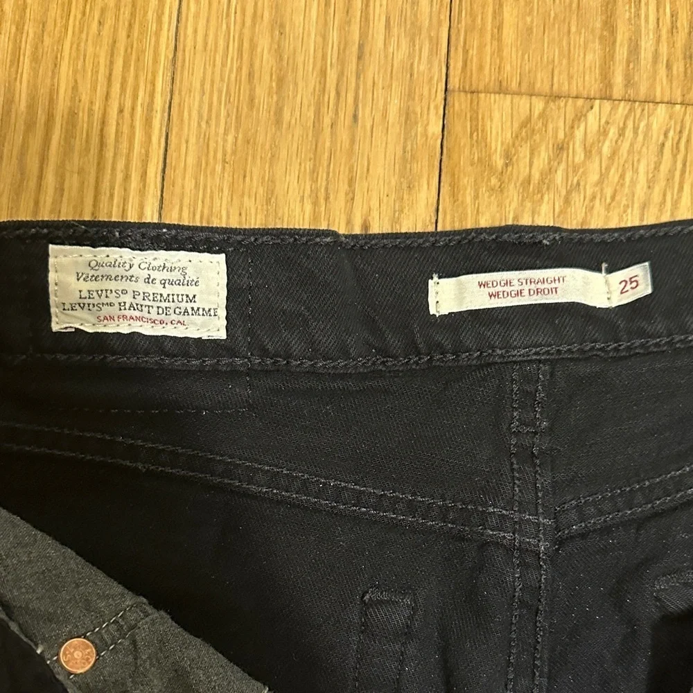 Levis classic black