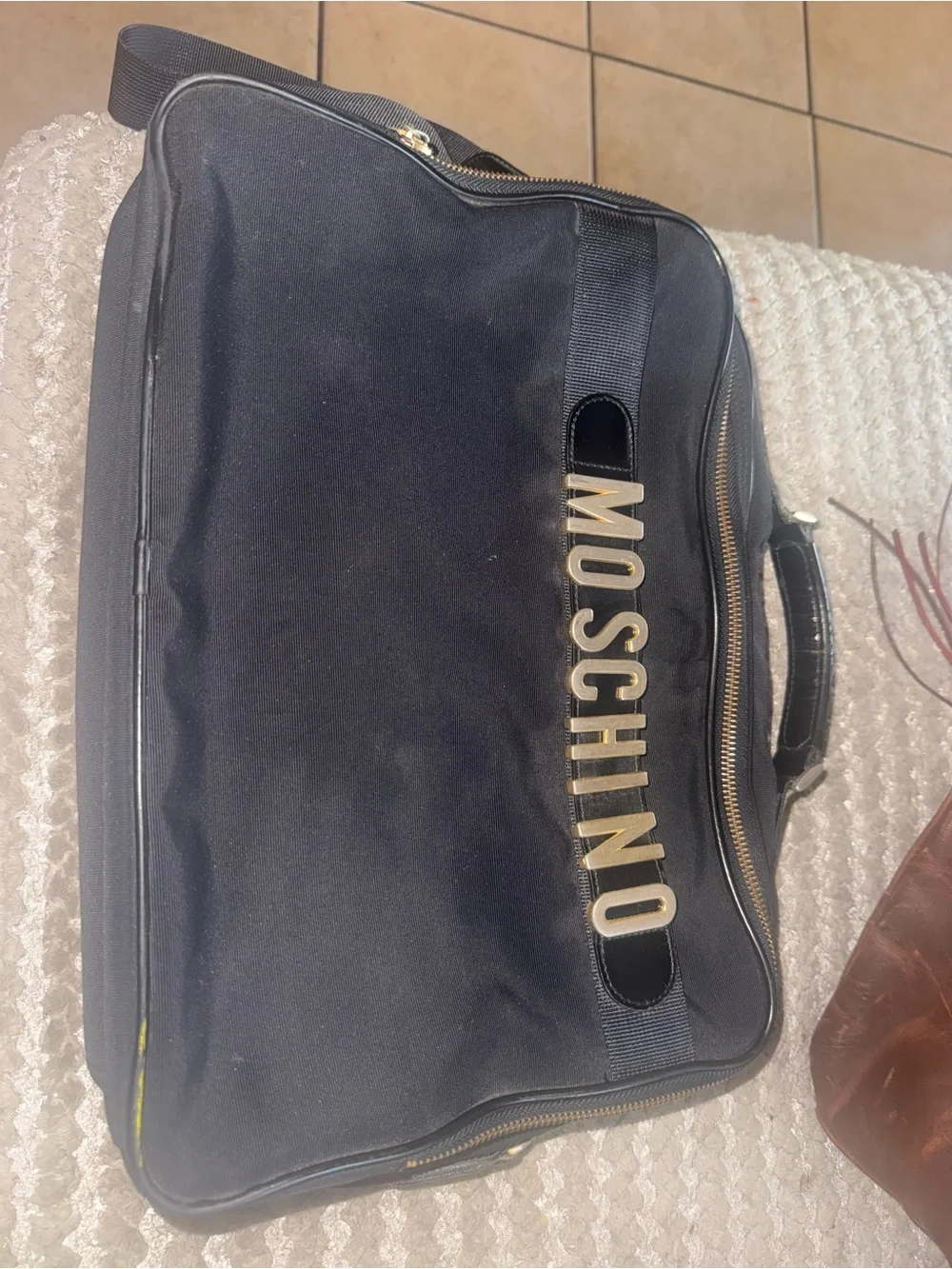 Moschino compact messenger