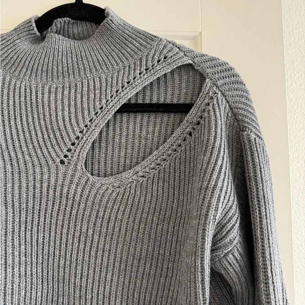 ASTR The Label Gray Cutout Turtleneck Sweater Size Small