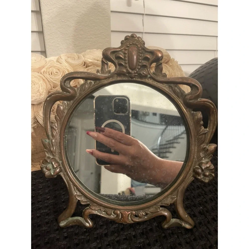 Mirror Palais good preowned