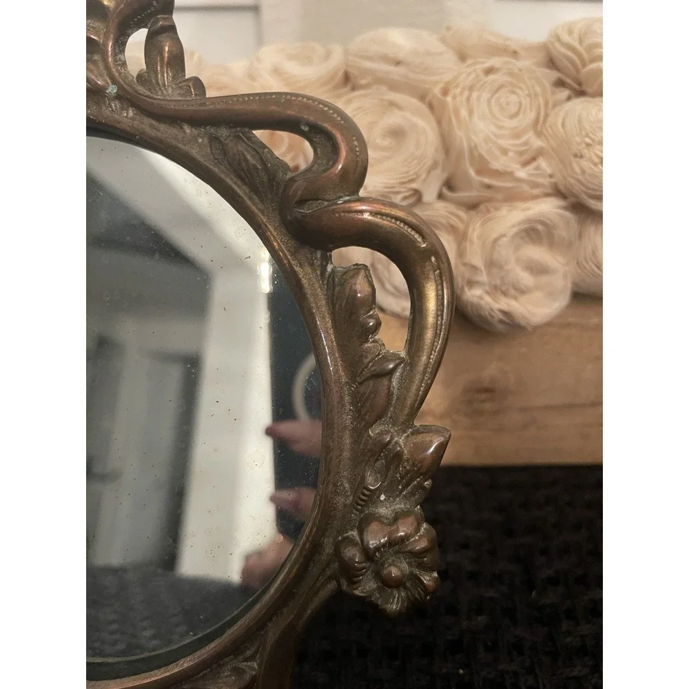 Mirror Palais good preowned