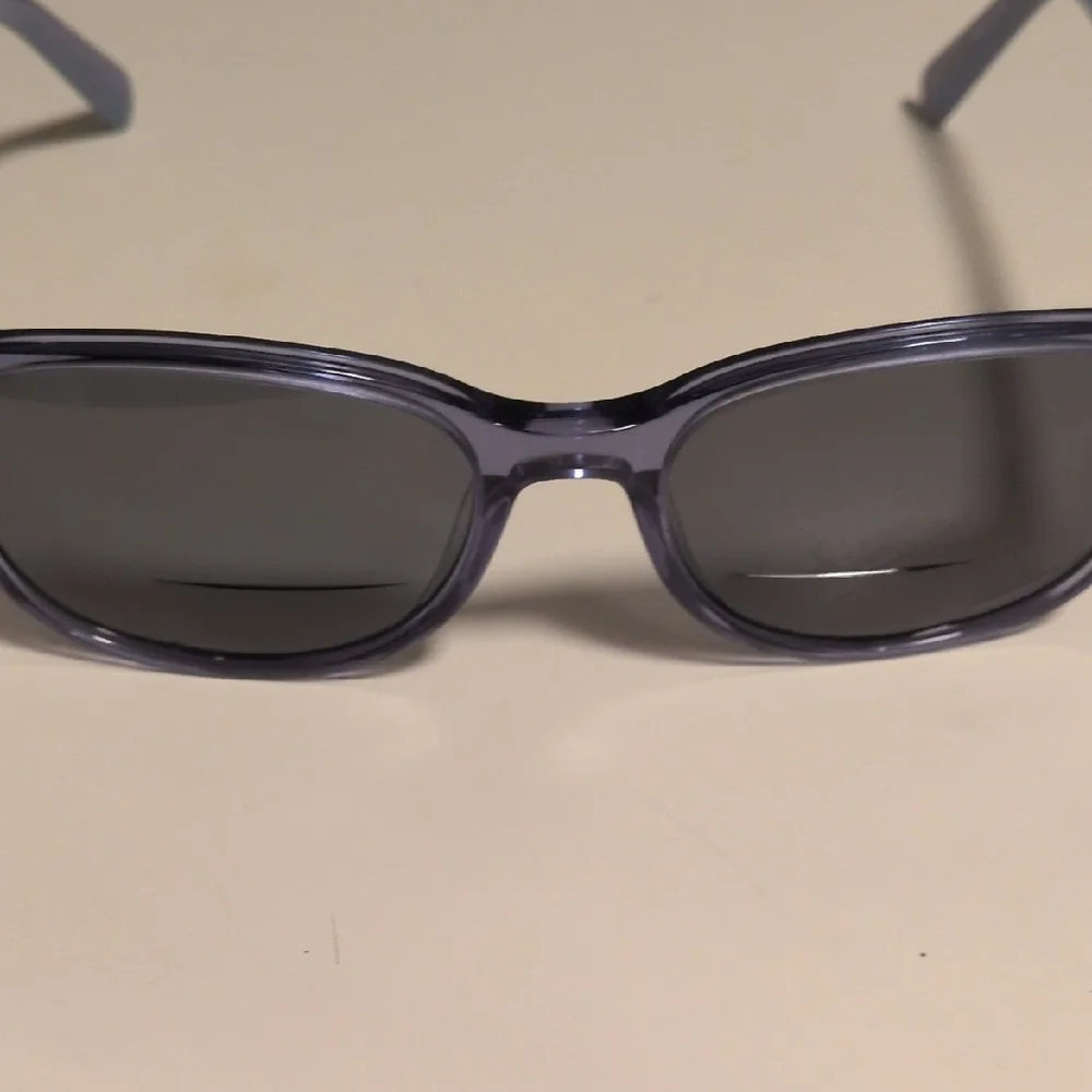 Kenneth Cole Reaction stylish sunglasses