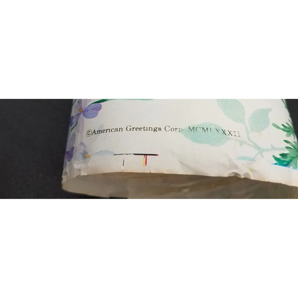 Vintage 1972 American Greetings  Corp Gift Wrapping Paper Floral‎ Open