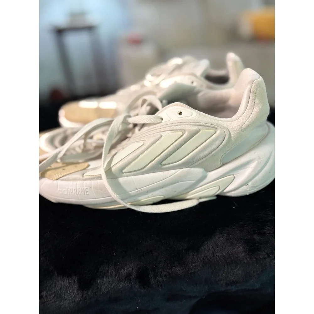 adidas ozelia sneakers
