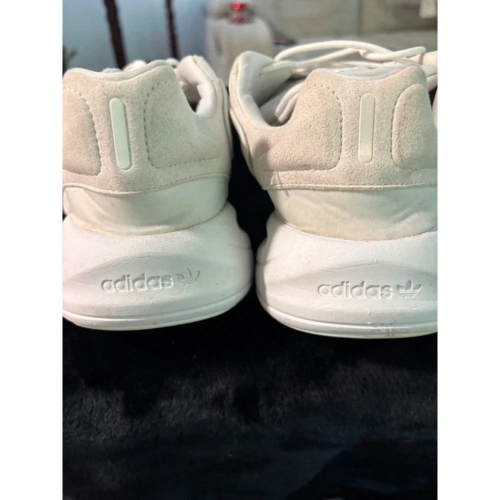 adidas ozelia sneakers