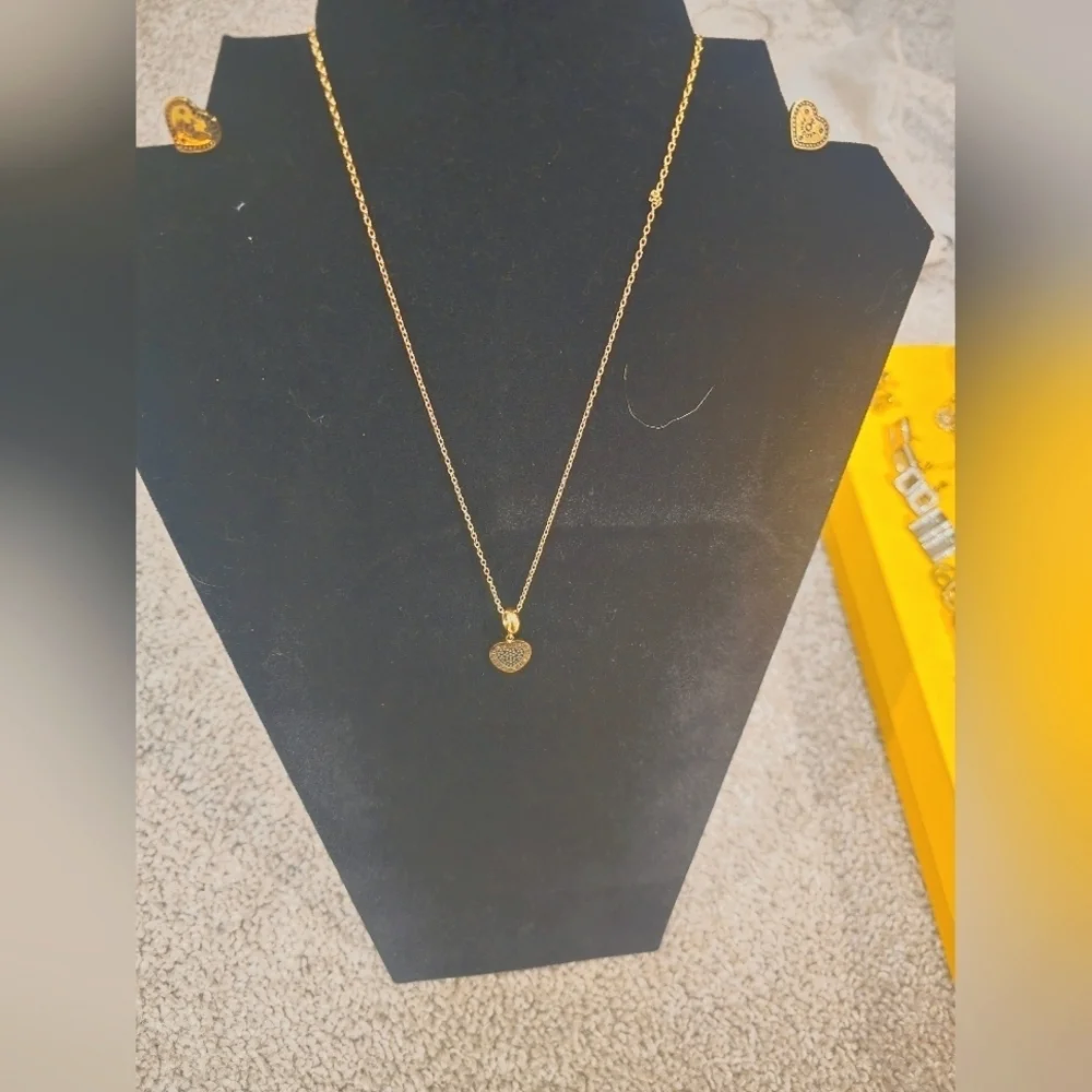Gorgeous set necklace & earings