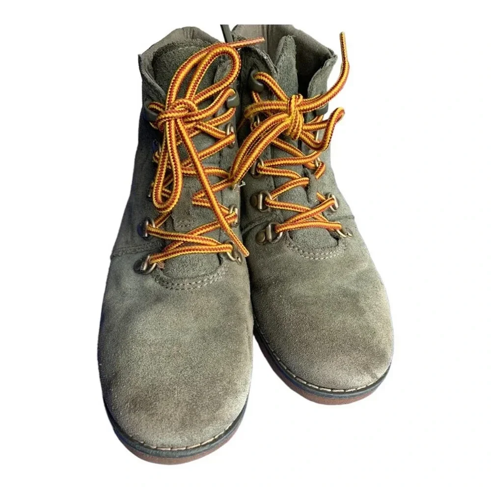 UGG suede boot