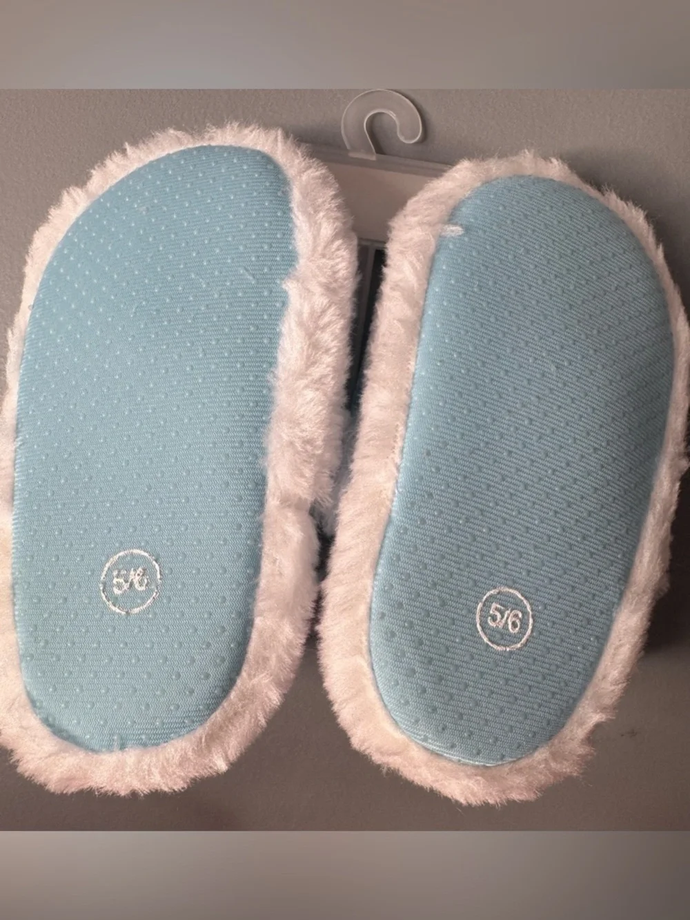 Disney Frozen Elsa & Anna Sequin Slippers iridescent faux fur slip-ons size 5/6