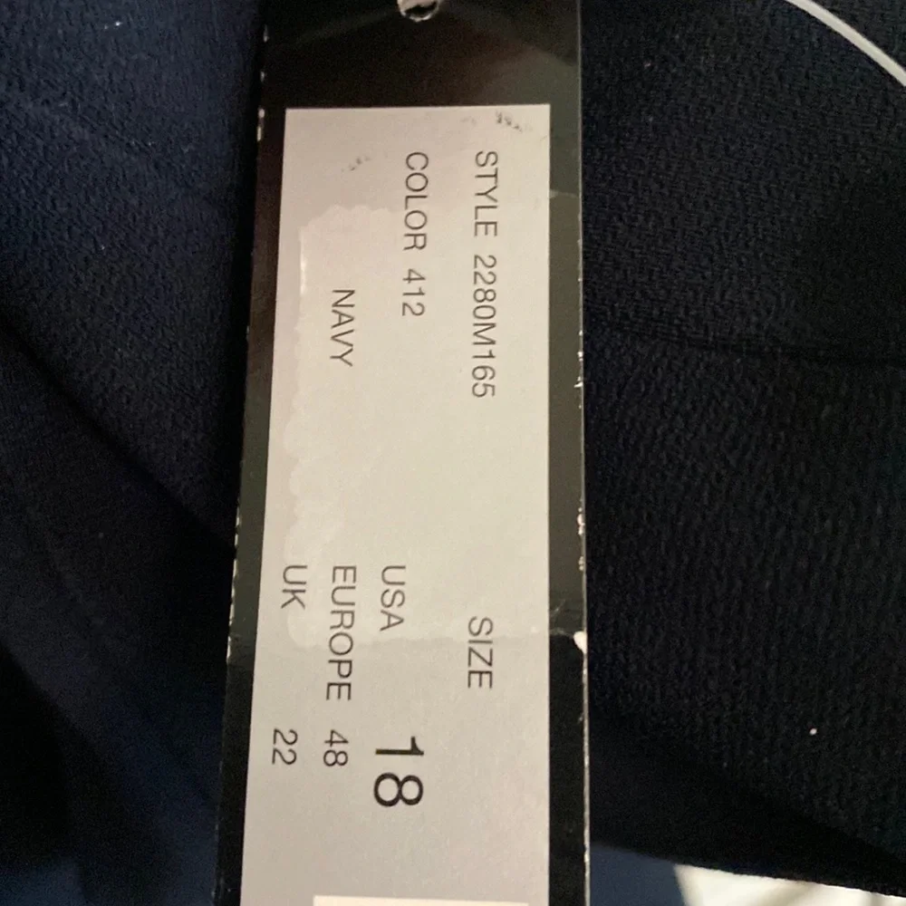 Tahari men’s navy