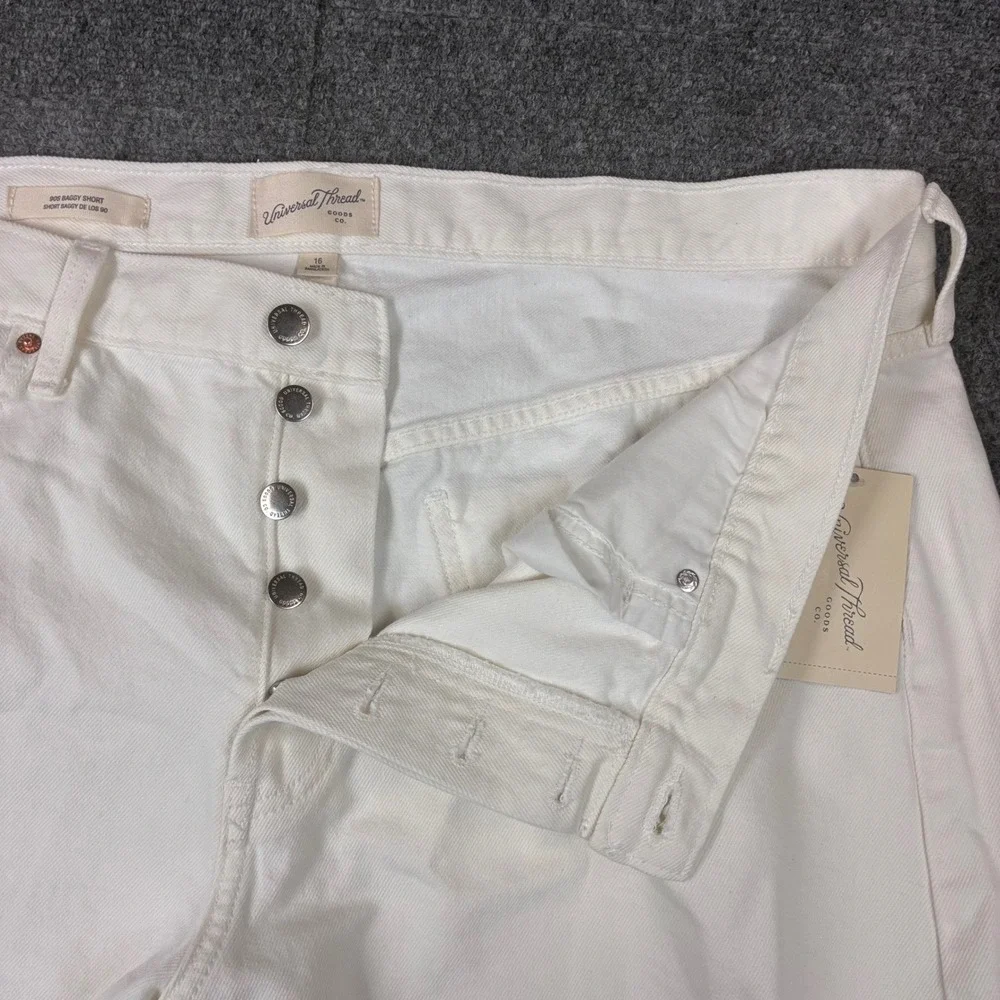 Universal Thread White 90s Baggy Denim Shorts High Rise Frayed Hem Womens 16 NWT