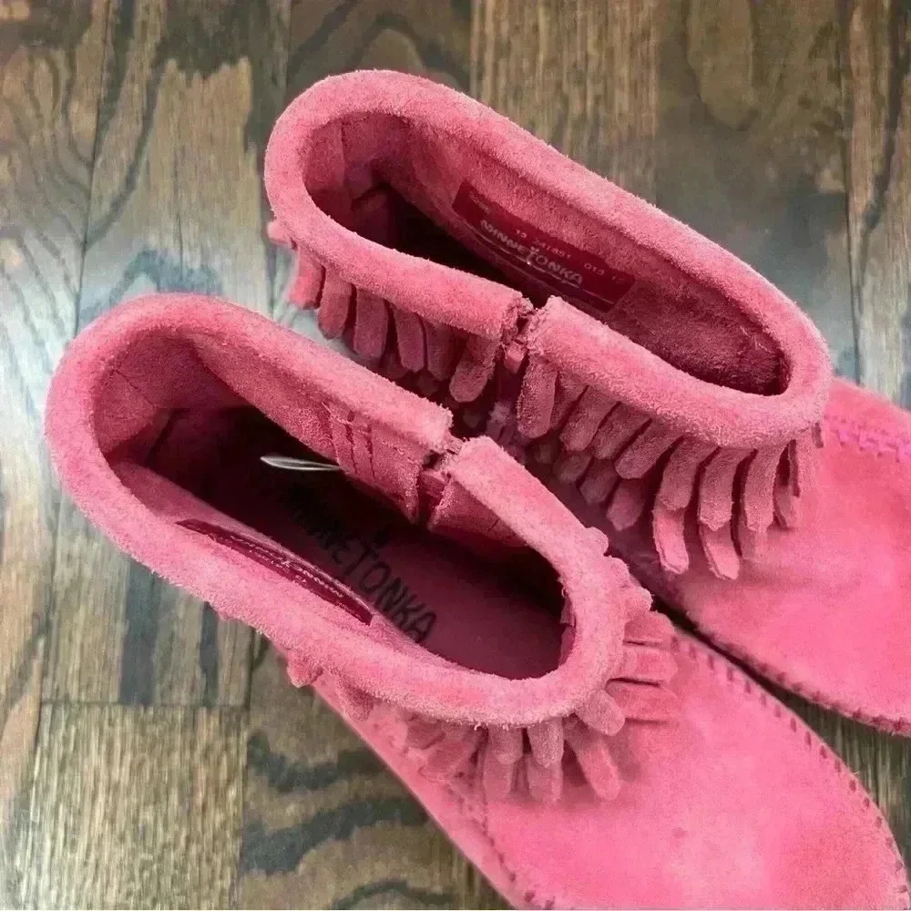 Minnetonka girls moccasin