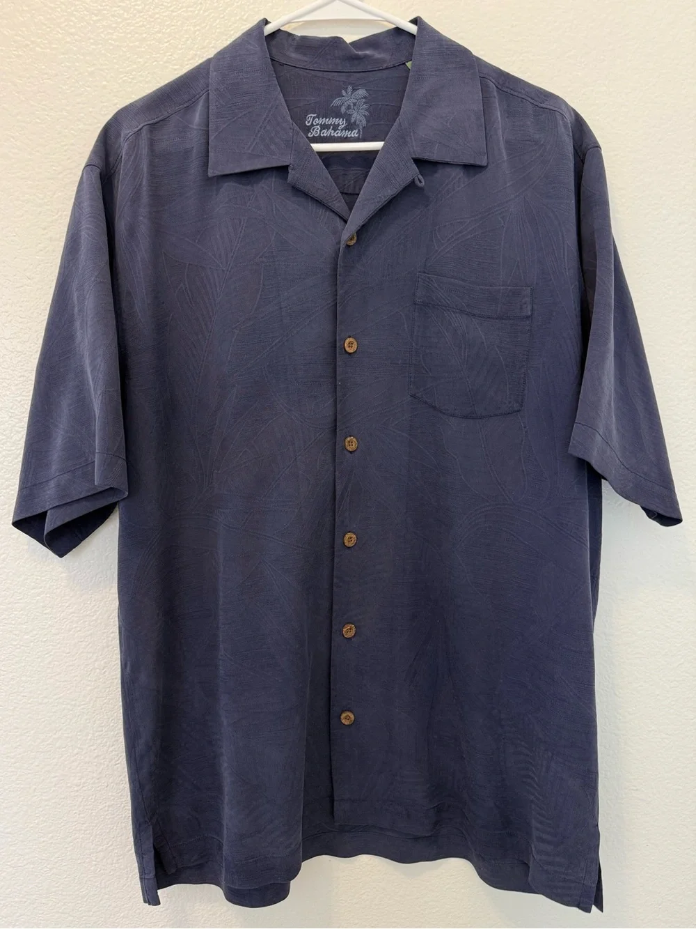 Tommy Bahama excellent 100%