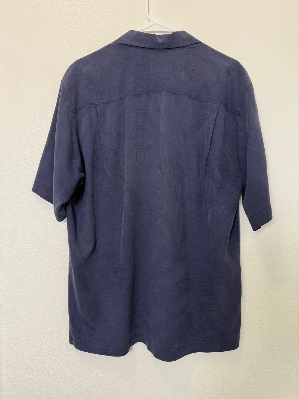 Tommy Bahama excellent 100%