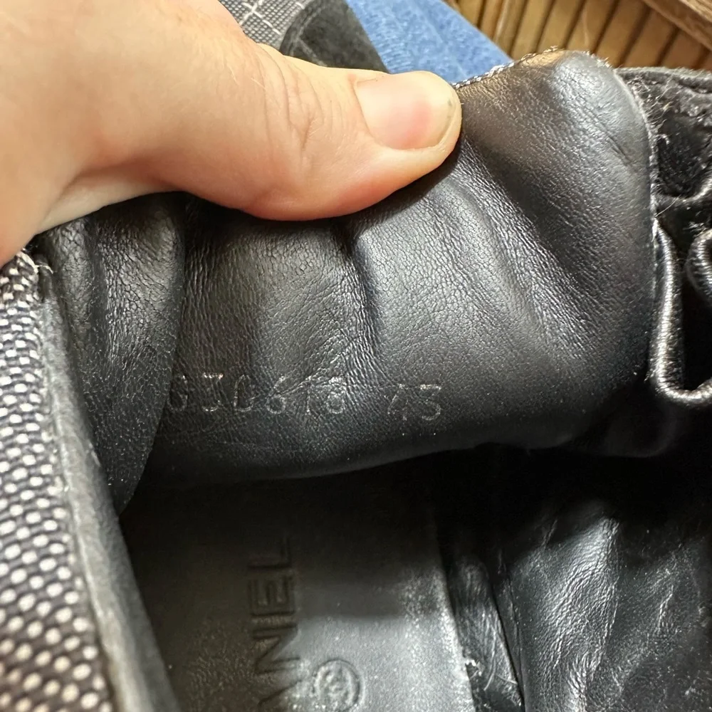 Vintage Y2K CHANEL Black and Gray High-Top Sneakers 43