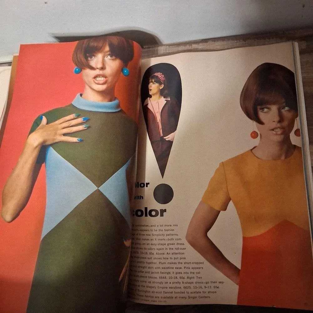 Rare Vintage Singer Showcase 1966 Magazine‎ Mod Fashion Full Color