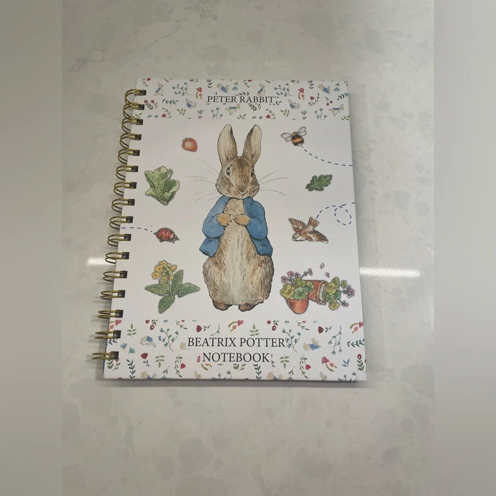 Peter Rabbit‎ Notebook Journal with Dividers