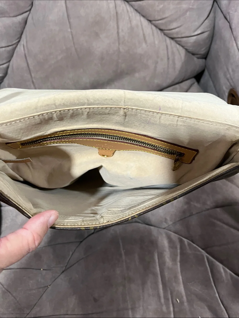 Louis Vuitton iconic lv