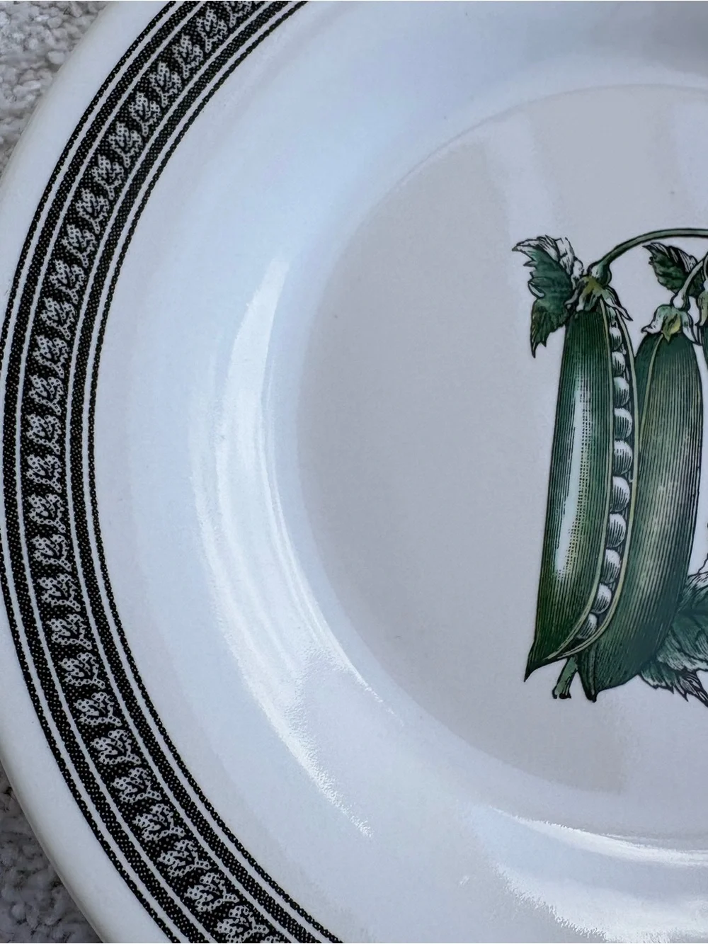 Pfaltzgraff can decorative