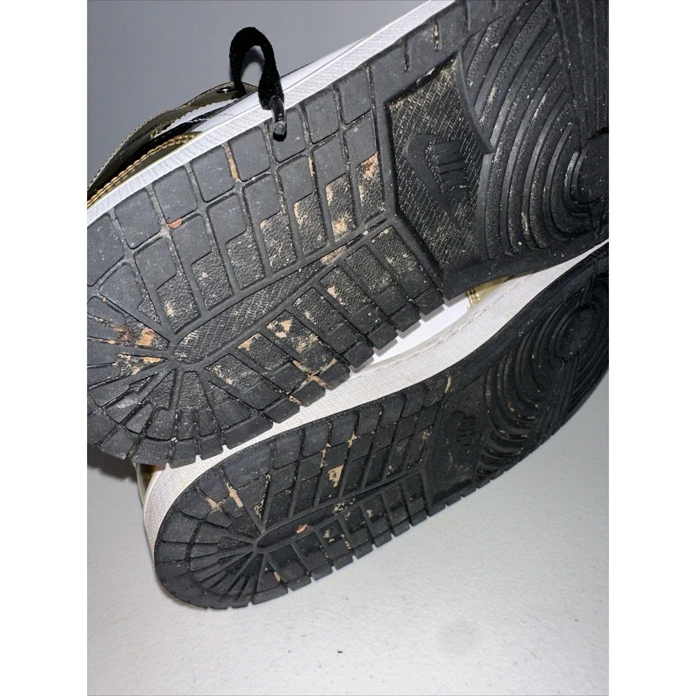Jordan 1 Mid SE Men's‎ Size 8.5 - Metallic Gold With Box Shoes Sneakers