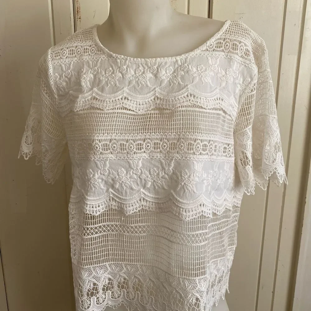 Banana Republic Embroidered top - S cream ,
