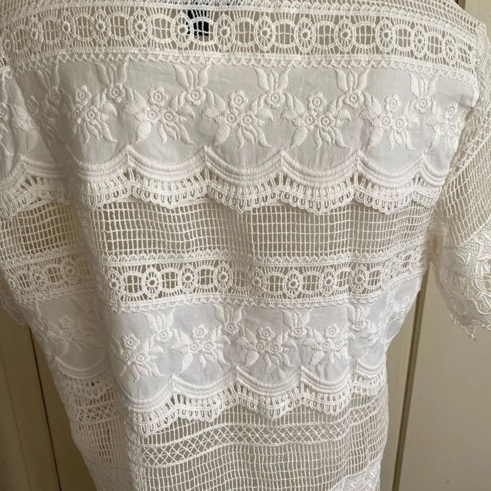 Banana Republic Embroidered top - S cream ,
