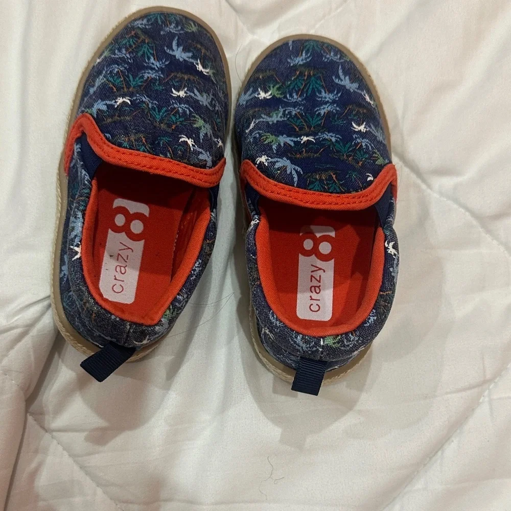 NEW Crazy 8 Kids Navy and Orange Dinosaur Slippers baby size 6