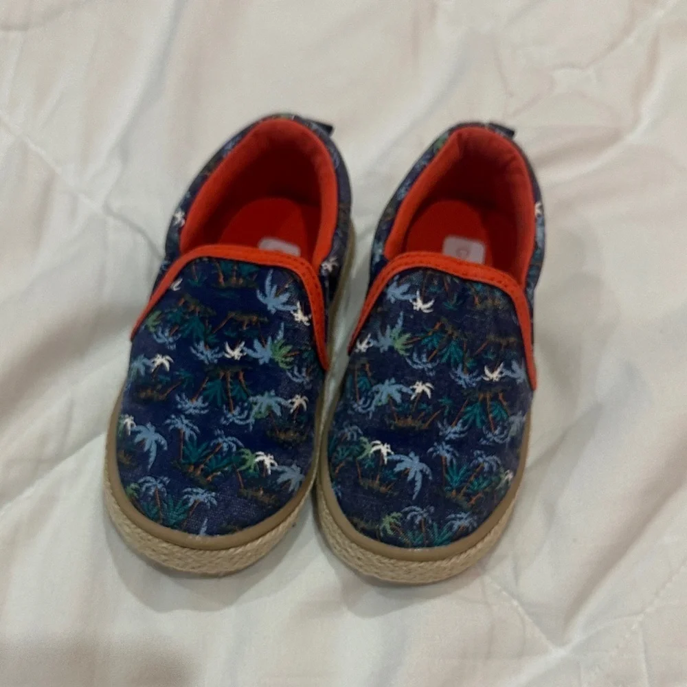 NEW Crazy 8 Kids Navy and Orange Dinosaur Slippers baby size 6