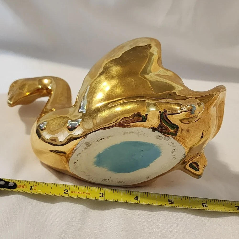 The Unbranded Brand 1950 gold