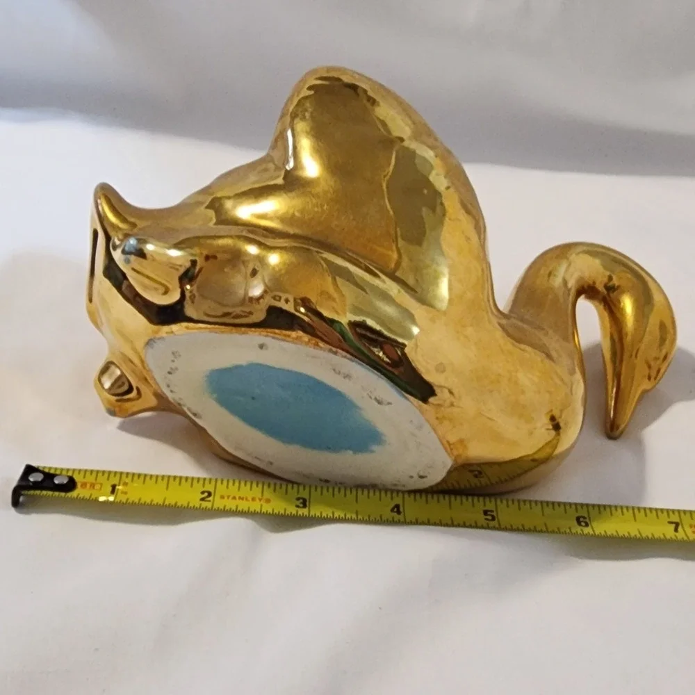 The Unbranded Brand 1950 gold