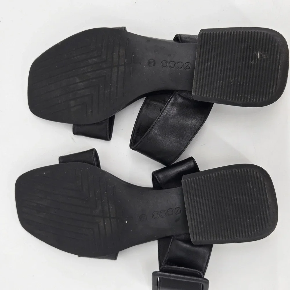 Ecco Danish Design Black Leather Wide Buckle Strap Block Heel Sandals 38 / 7