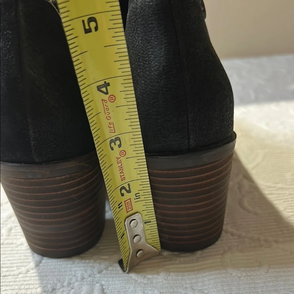 Lucky Brand feature ankle they