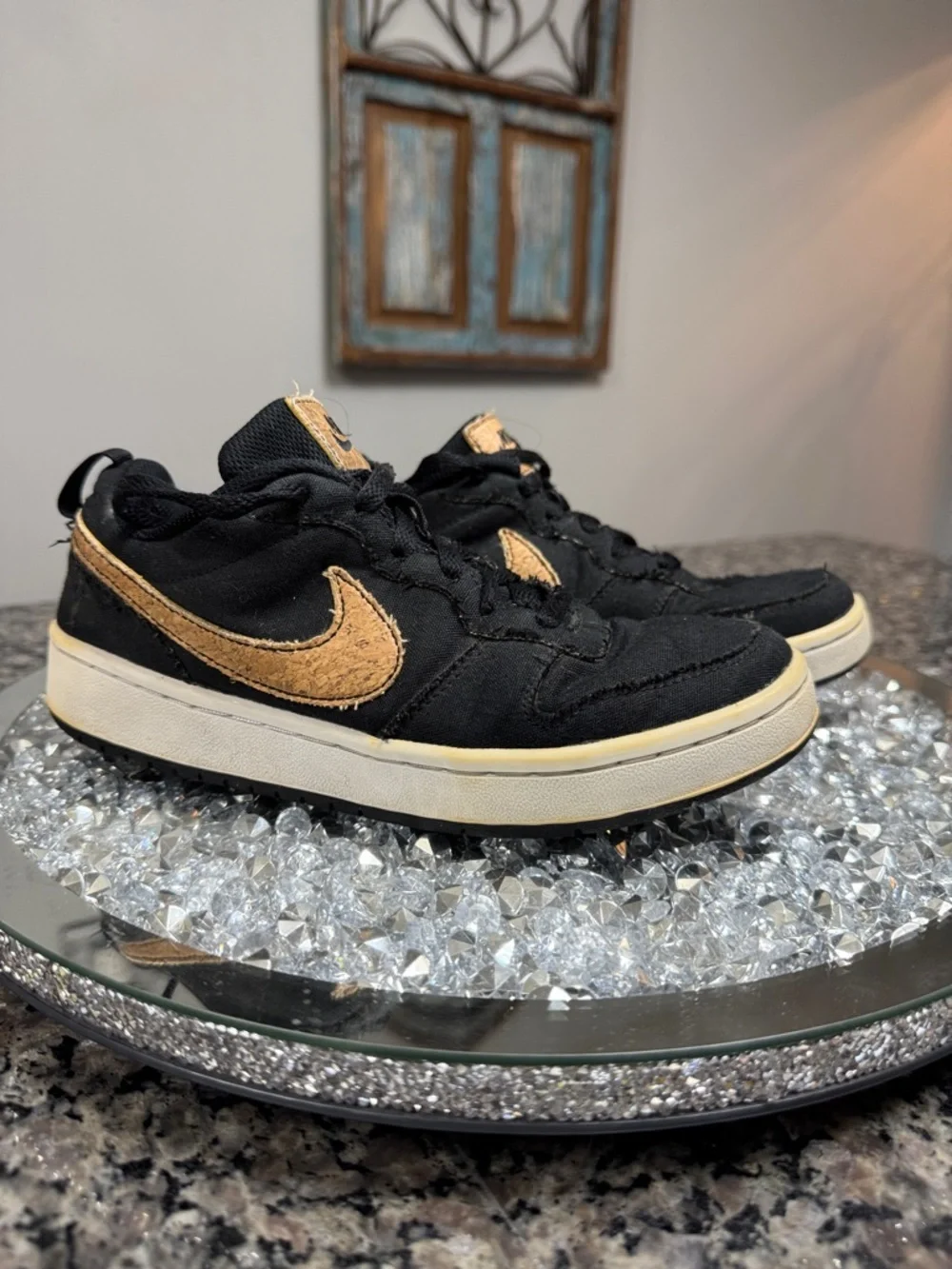 Nike Black and Tan cork leather Low-Top Sneakers 5Y