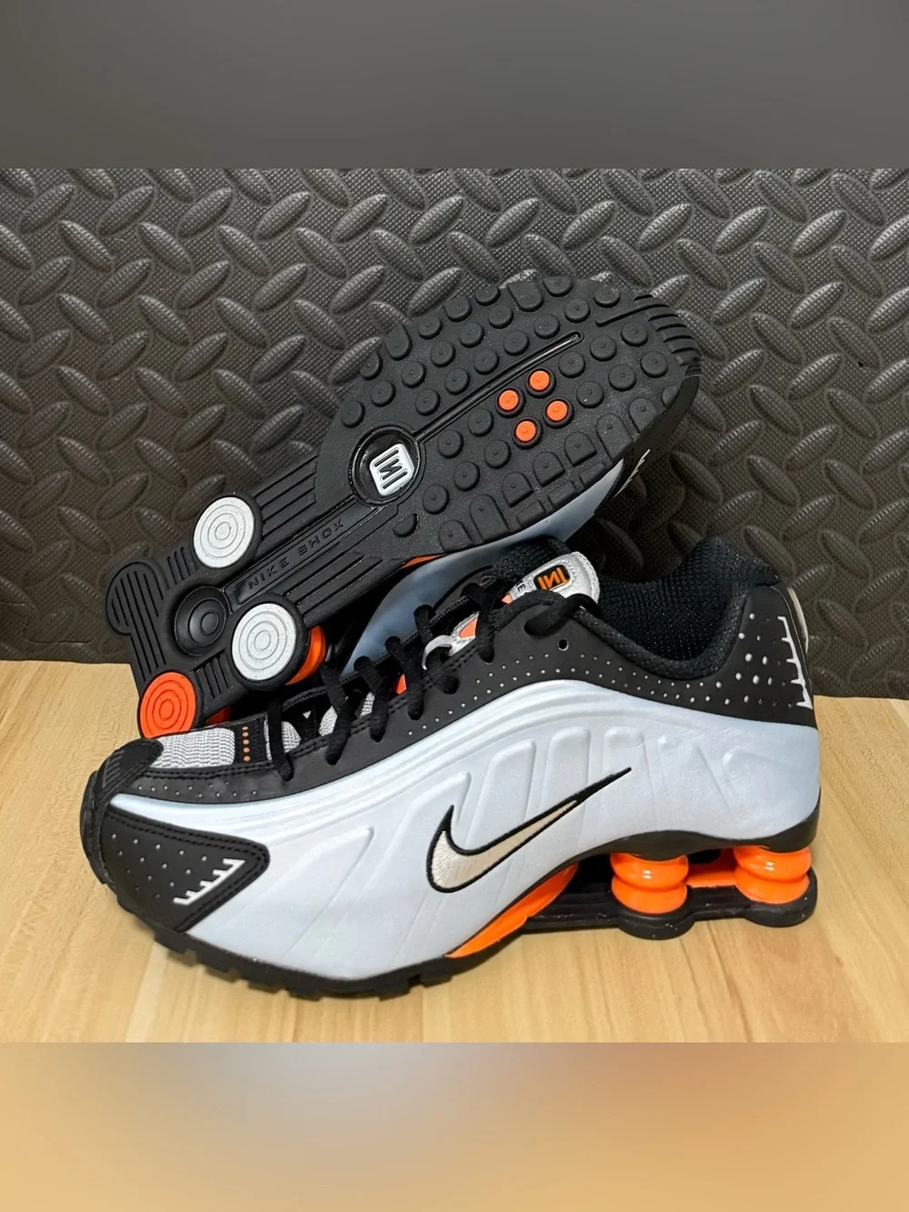 Nike Shox R4 Blue Tint Metallic Silver Sneakers AR3565-401 Womens Size 7