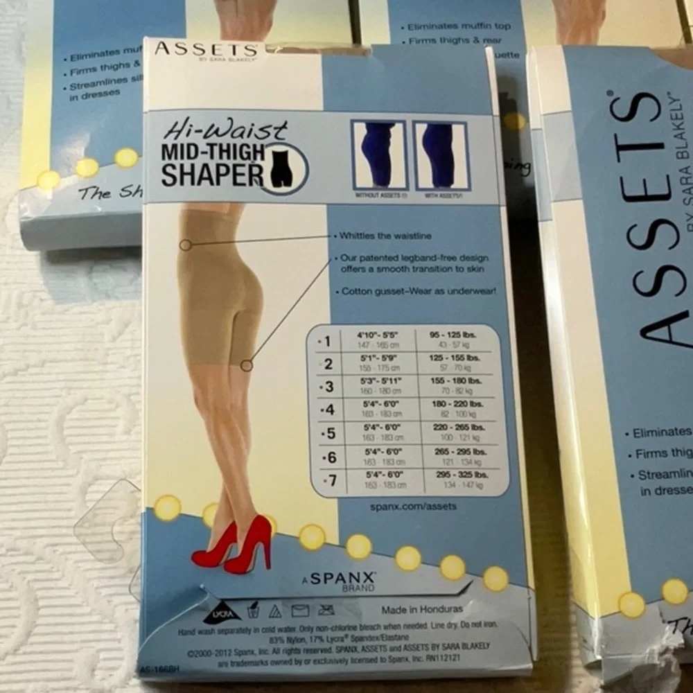 ASSETS by Sara Blakely smooth shape