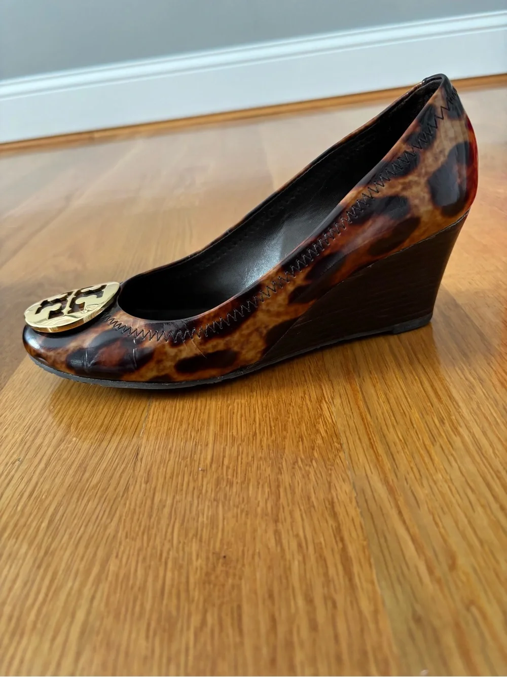 Tory Burch classic round