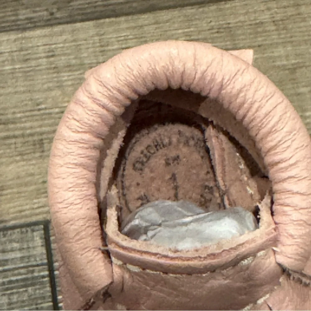 Freshly Picked Moccasin Blush Pink Leather Fringe Sz 1 Soft Sole Baby Shoes EUC