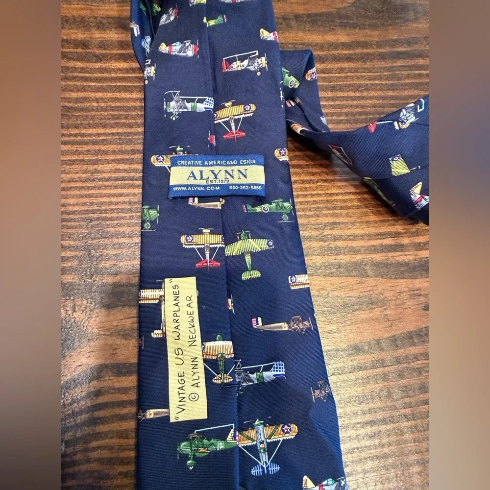 Alynn neckwear vintage