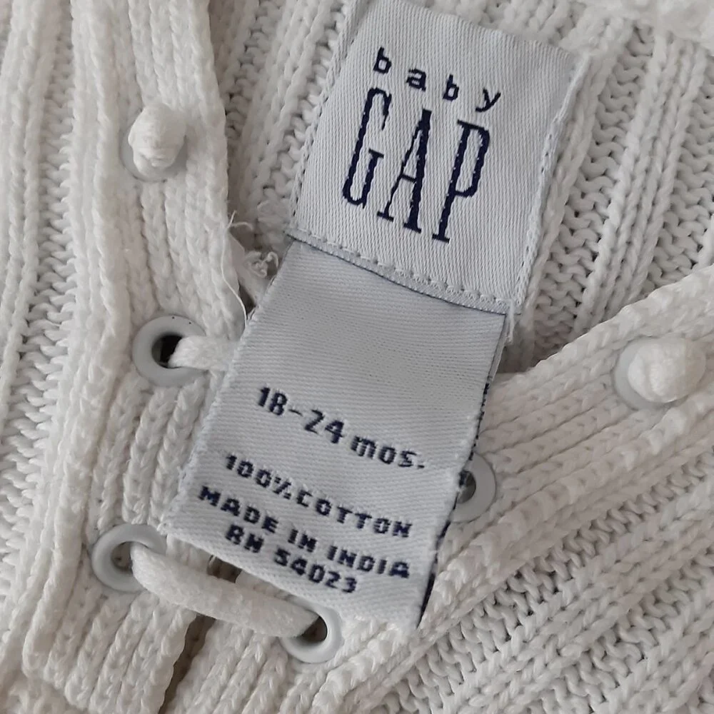 Baby GAP white cotton ribbed knit hoodie 18-24 months