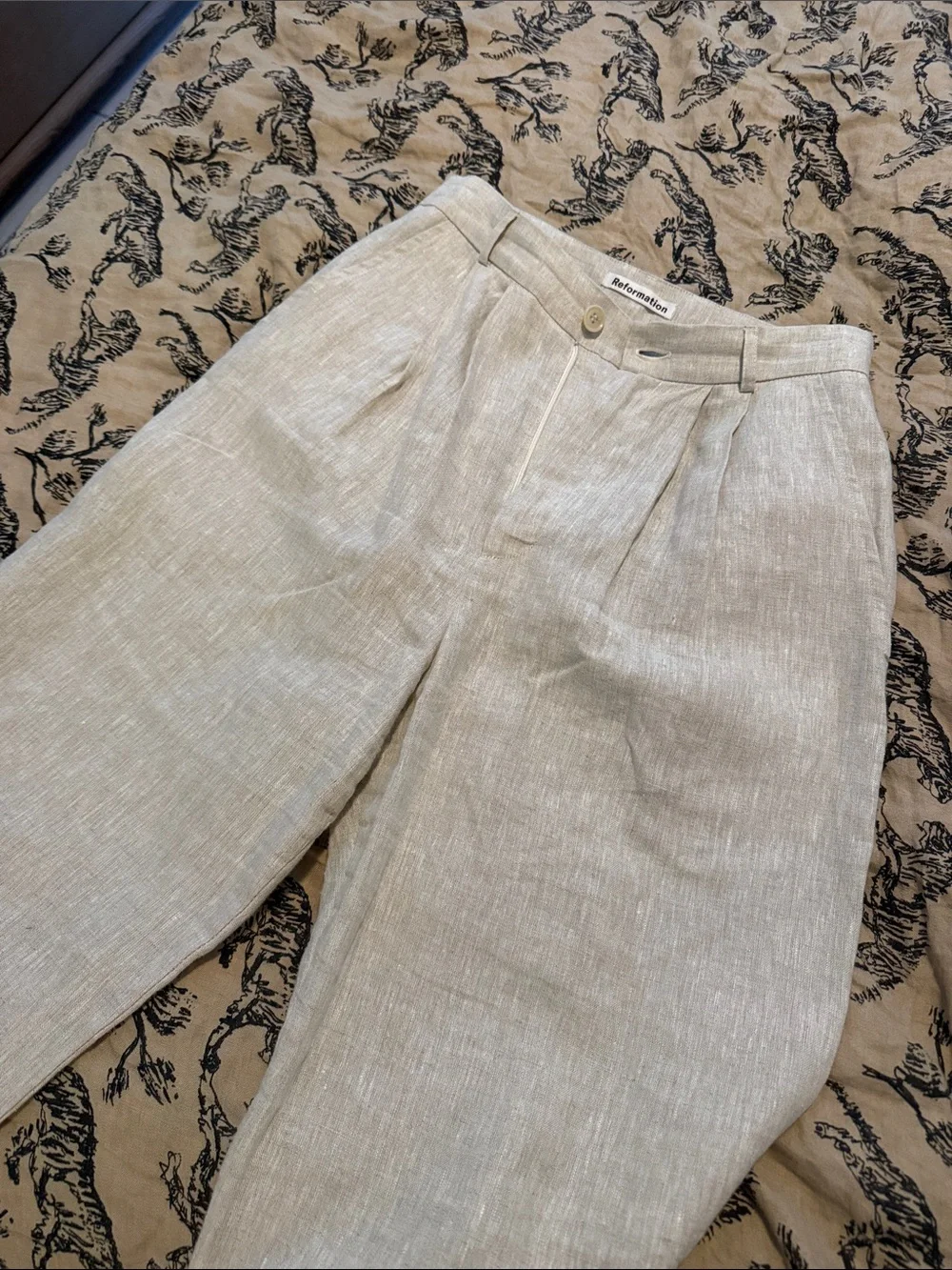Reformation pleats texture