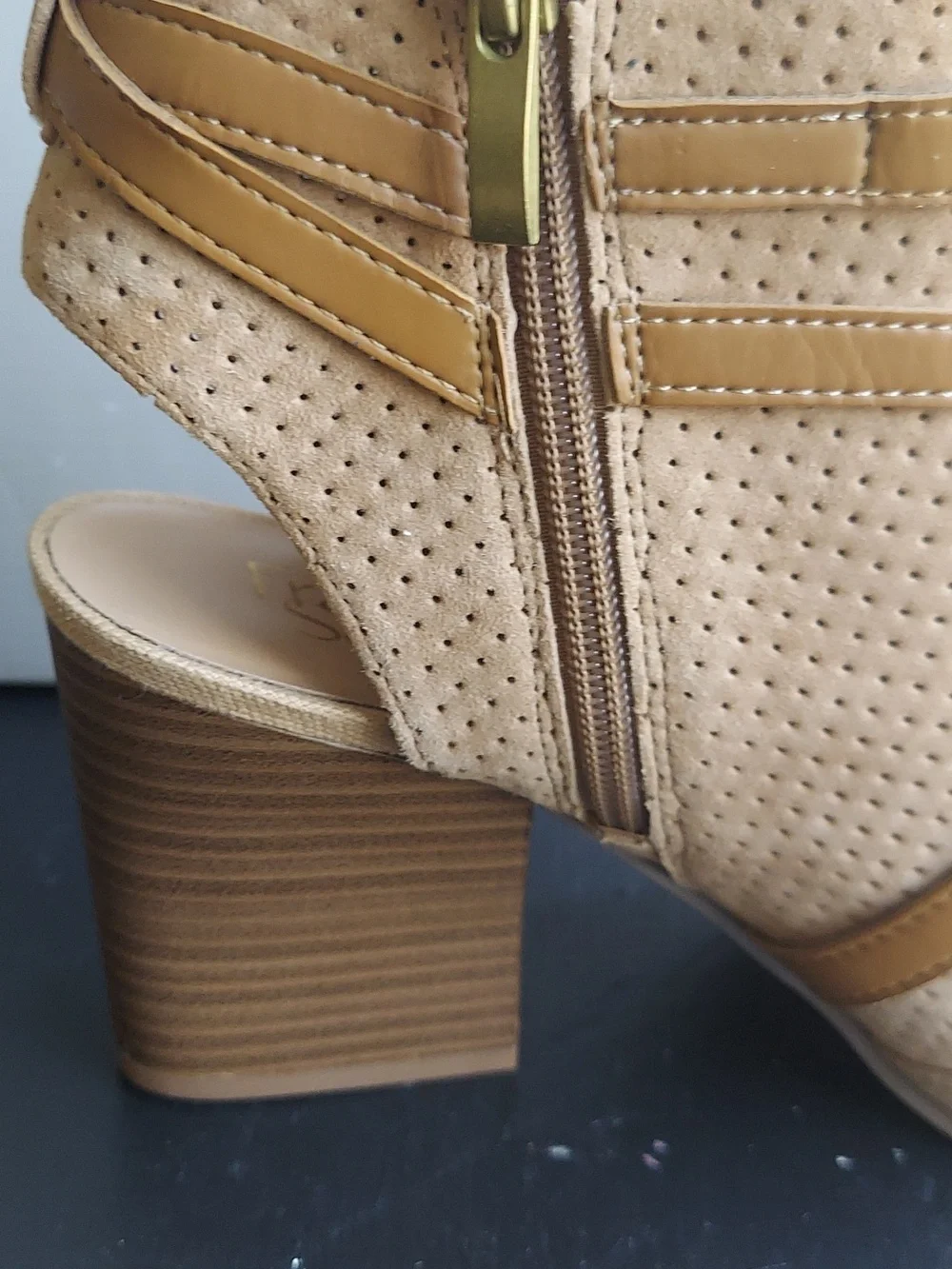 Franco Sarto L-Fantana Size 10 Camel Tan Suede Peep Toe Ankle Sleek Heel Booties