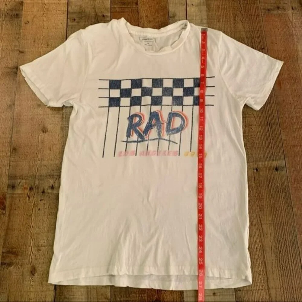 Adam Levine mens short sleeve crew neck rad graphic tee in white - S