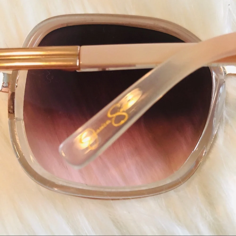 Jessica Simpson these glasses