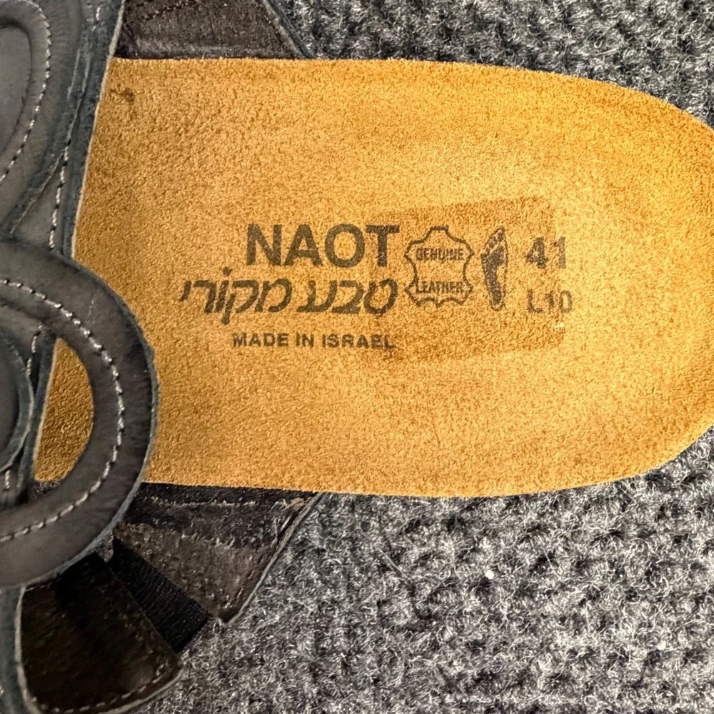 Naot leather slide