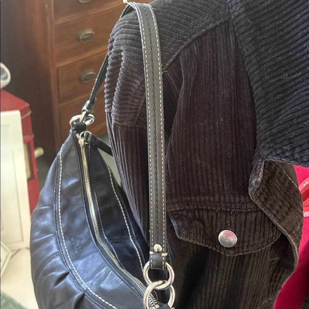 Coach  Vintage shoulder bag  F13764 Pleated front thick smooth leather black EUC