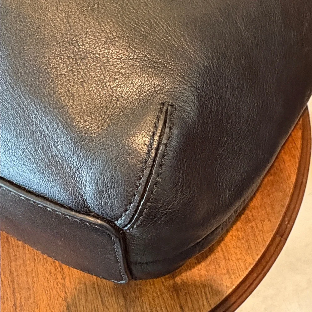 Coach  Vintage shoulder bag  F13764 Pleated front thick smooth leather black EUC