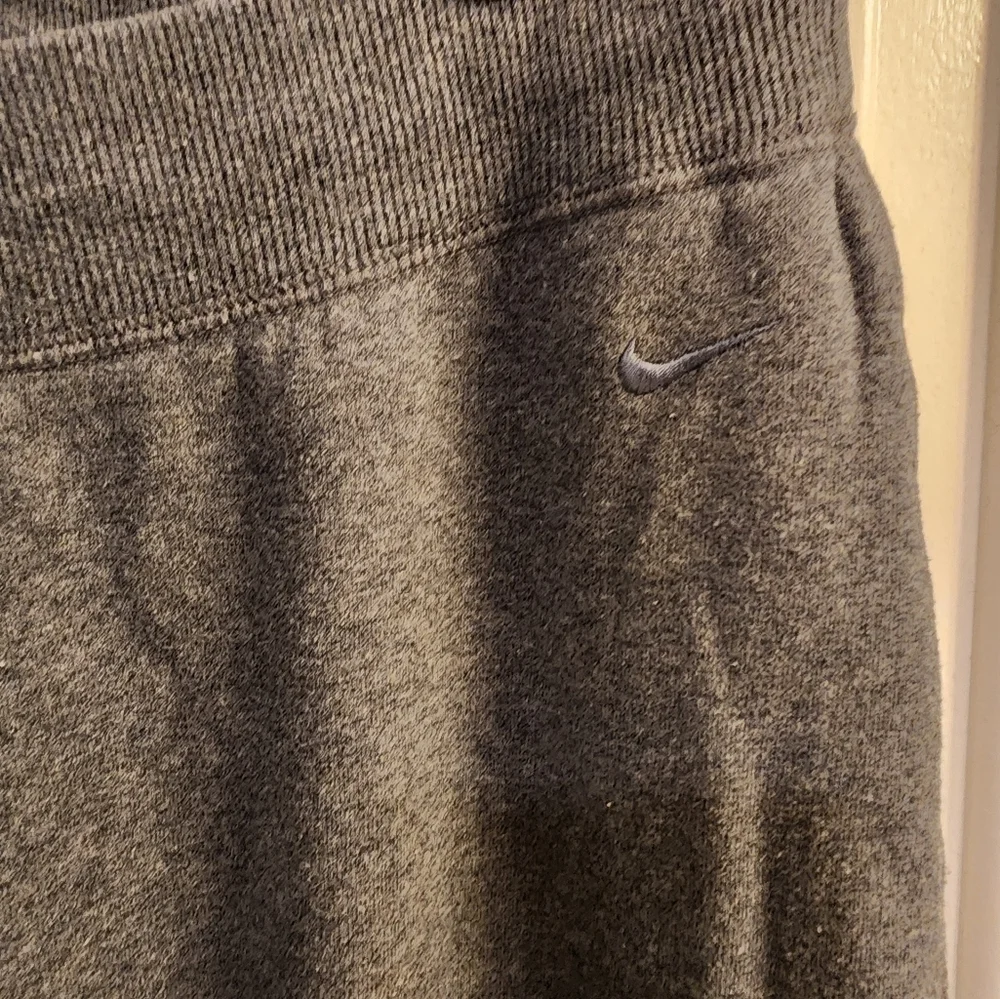 Nike sweatpants dark