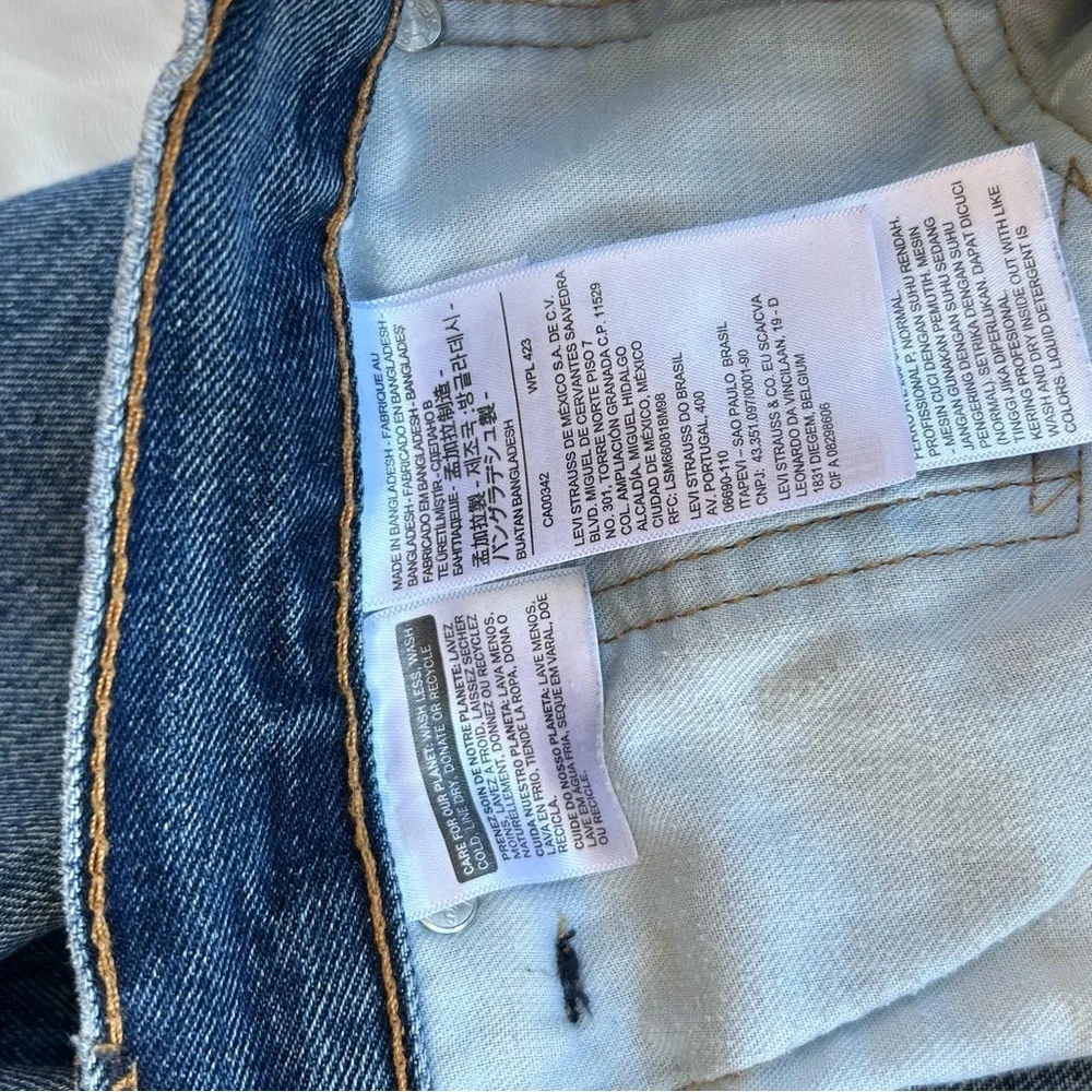 Levis straight leg