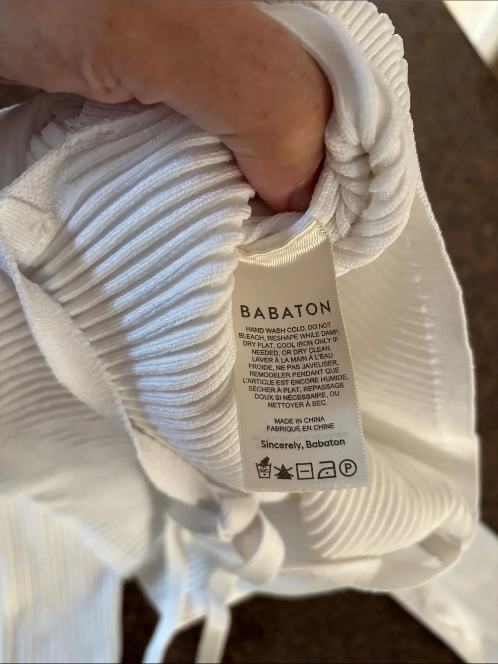 Aritzia/Babaton Ladies White Ribbed Sculpt Knit Tie Back Sweater-XS