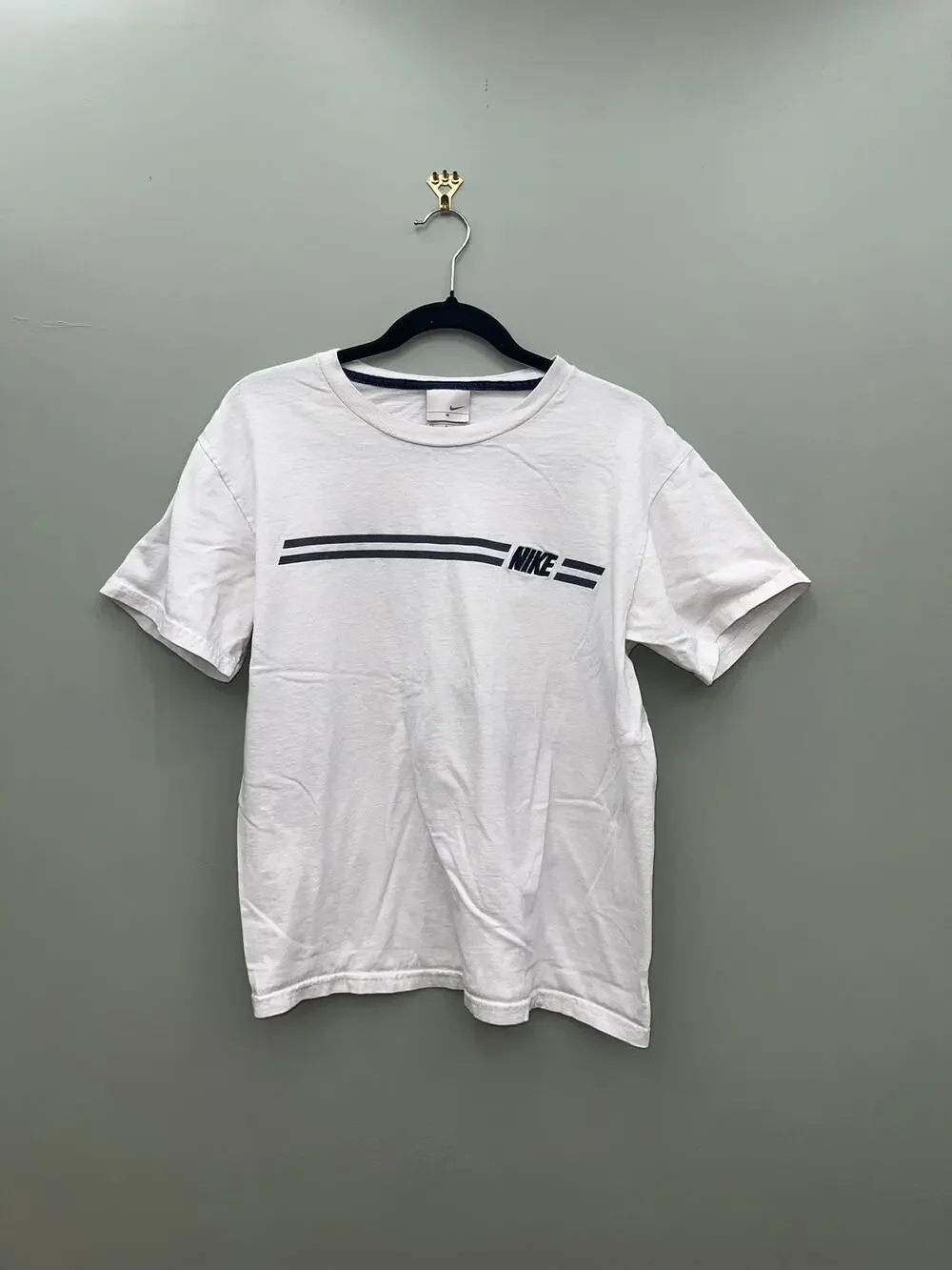 Nike Graphic Stripe Logo T Shirt White Short Sleeve Cotton Tee Small