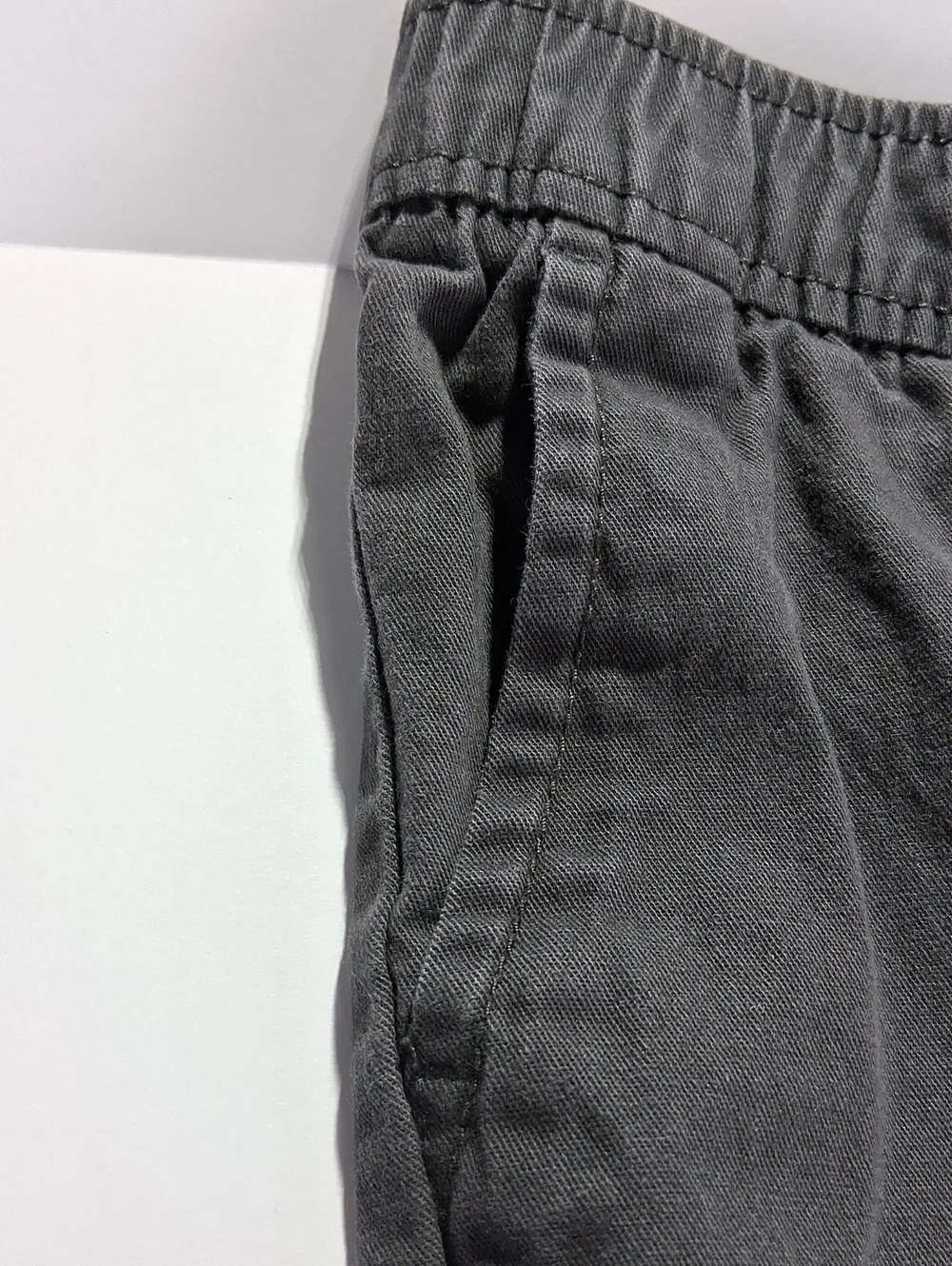 Boys Old Navy Khaki Pants Size Small (6/7) Taper Leg Dark Gray Button Fly Pocket